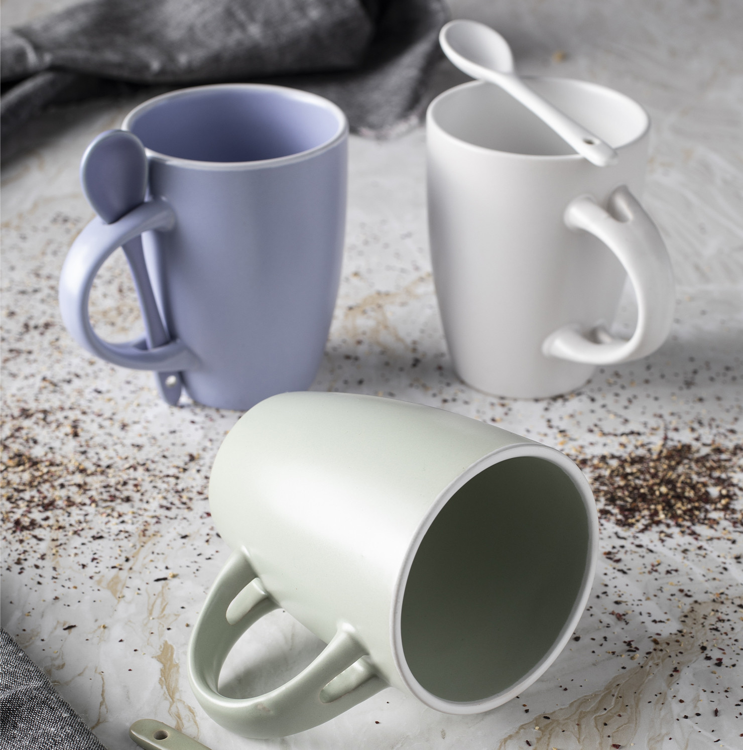 Tazza mug con cucchiaio - bianco - Tazze, Tazzine e Mug
