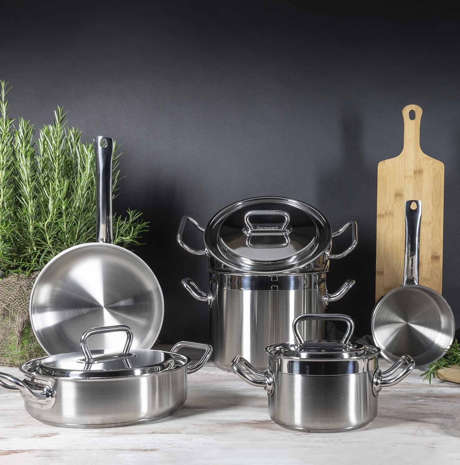 Basic stainless steel - set of 2 pans 24/28 cm