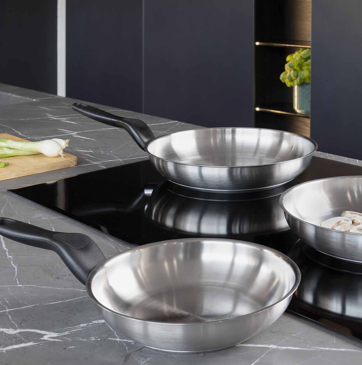Basic stainless steel - 20/24 cm frying pan set