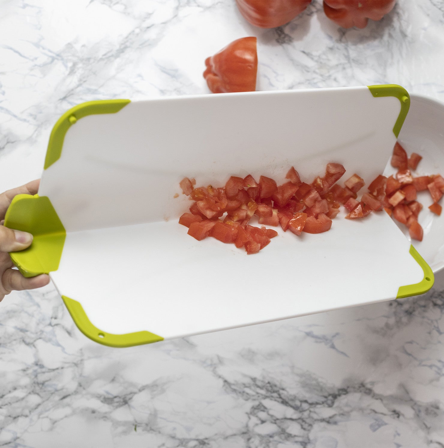 Foldable polypropylene cutting board
