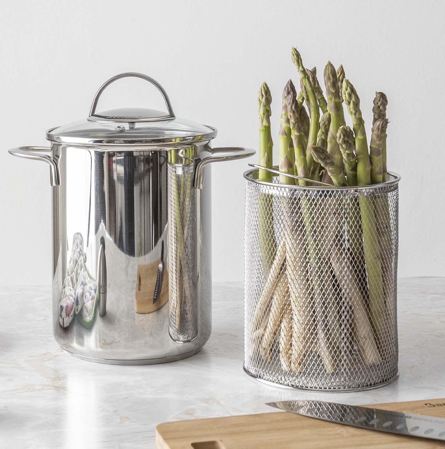 Cook asparagus, vegetables and pasta