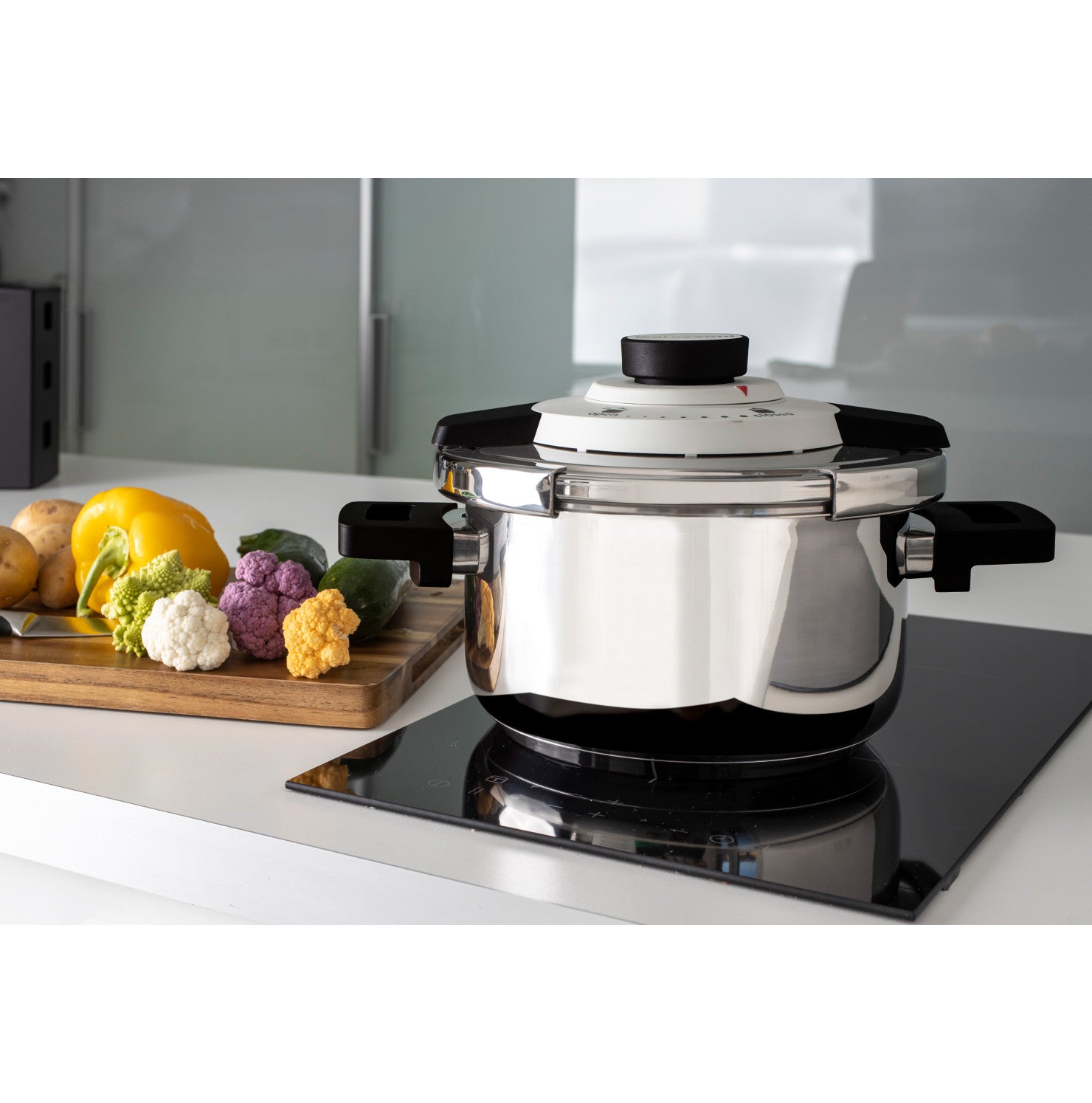 Pressure cooker