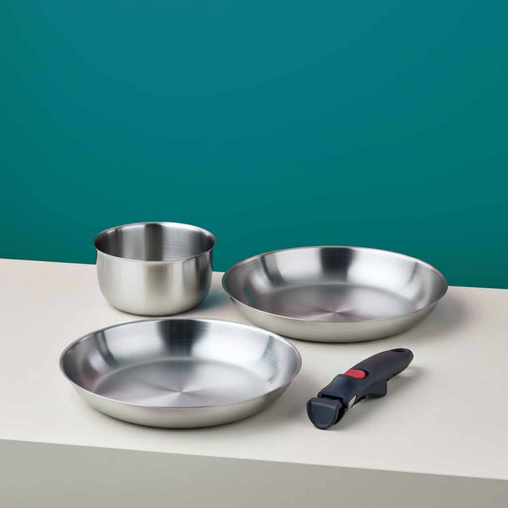 Linea Inox Facile con padelle in acciaio e manico staccabile